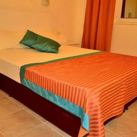 アパートホテル Almila