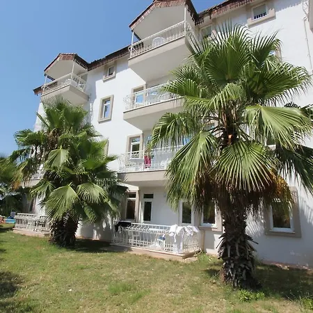 Almila Lägenhetshotell Side