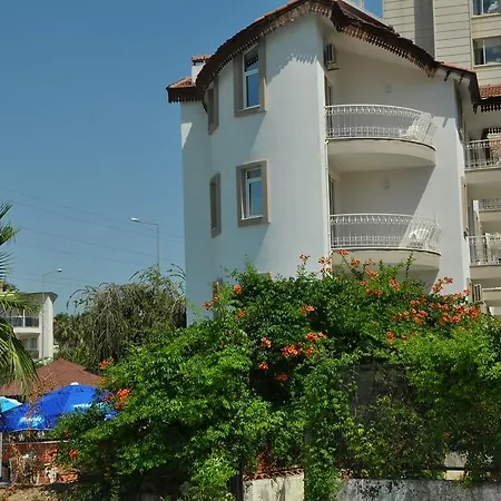 Apart Otel Almila 2*