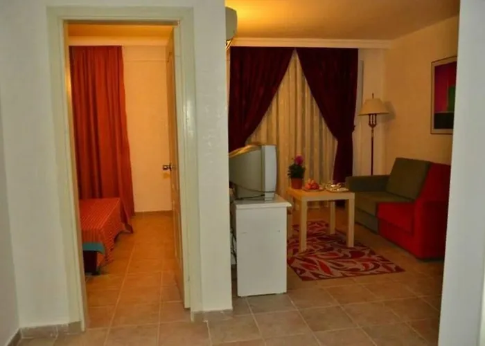 Apart Otel Almila Side