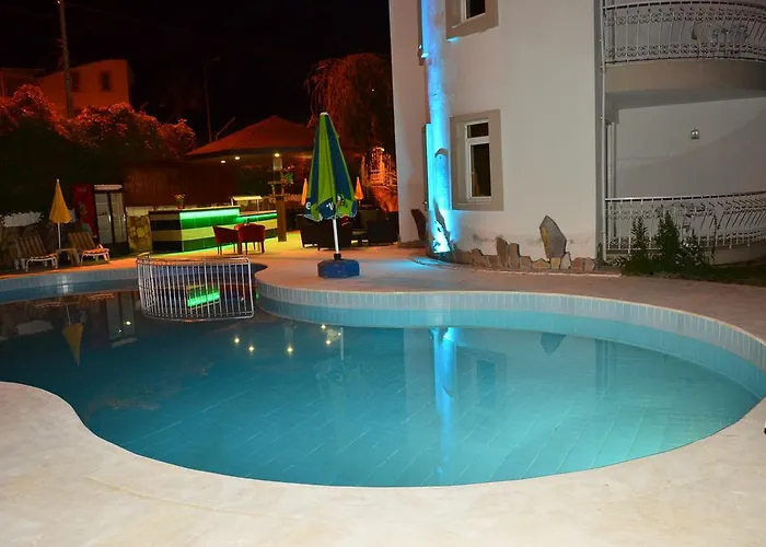 Apart Otel Almila Side