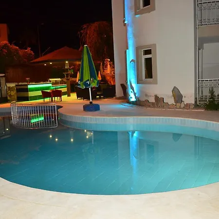 Apart-hotel Almila Side